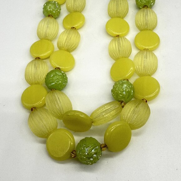 Vintage Plastic Necklace and Earring Set Lemon Lime Beads - Picture 2 of 8